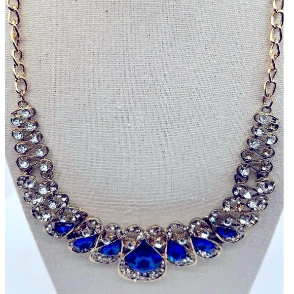 Statement Necklace With Blue & Clear Rhinestones On Gold Tone Chain.   N92 - Picture 6 of 8